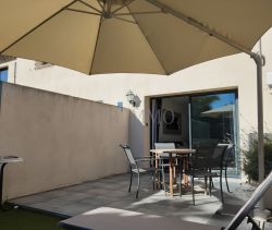 A vendre APPARTEMENT T2 46 M2 TERRASSE BORD DE MER LES ISSAMBRES