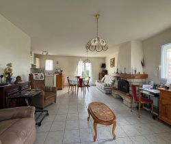 A vendre MAISON  4 PIECES 75 M2 BORD DE MER LONGEVILLE SUR MER