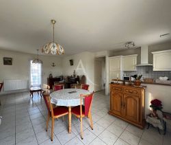 A vendre MAISON  4 PIECES 75 M2 BORD DE MER LONGEVILLE SUR MER