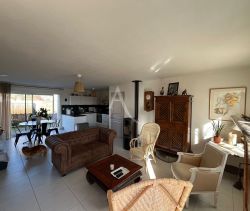 A vendre MAISON  4 PIECES 78 M2 BORD DE MER LONGEVILLE SUR MER