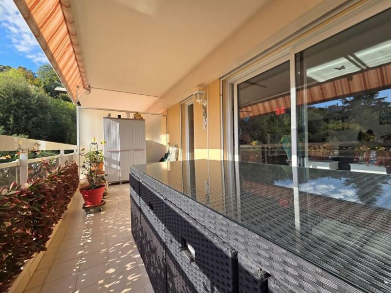 A louer APPARTEMENT DE PRESTIGE T4 83 M2 TERRASSE BORD DE MER CAGNES SUR MER