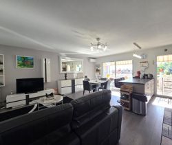 A louer APPARTEMENT DE PRESTIGE T4 83 M2 TERRASSE BORD DE MER CAGNES SUR MER