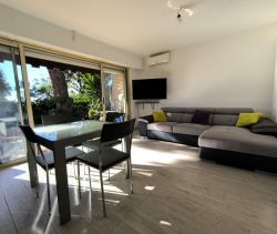 A louer APPARTEMENT T2 33 M2 VUE MER SAINT LAURENT DU VAR