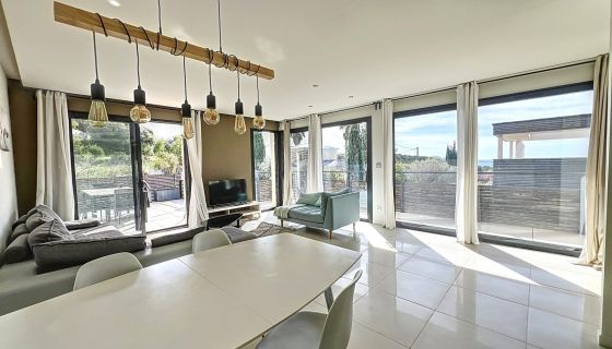 A vendre BELLE VILLA CONTEMPORAINE 5 PIECES 130 m² VUE MER Bandol