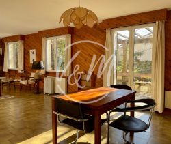 A vendre Vaste maison 9 pieces 216 m² Lanton