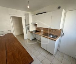 A louer APPARTEMENT T4 78 M2 TERRASSE BORD DE MER ANTIBES