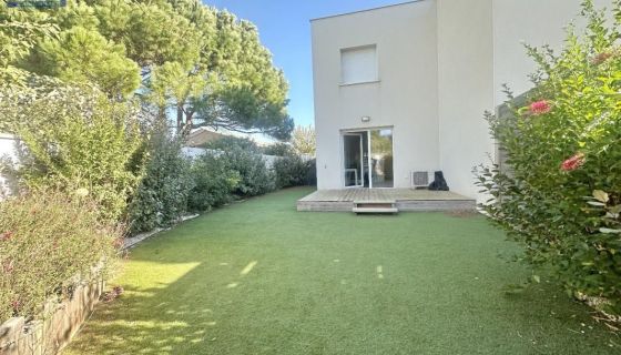 A louer MAISON  CONTEMPORAINE BORD DE MER VALRAS PLAGE