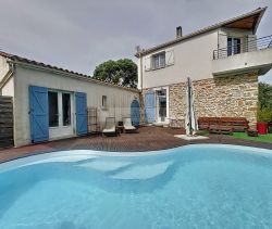 A louer MAISON  DE MAîTRE  LE CASTELLET