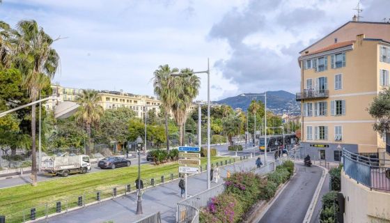 A louer APPARTEMENT T2 42 M2 BORD DE MER NICE