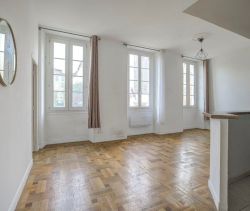 A louer APPARTEMENT T2 42 M2 BORD DE MER NICE