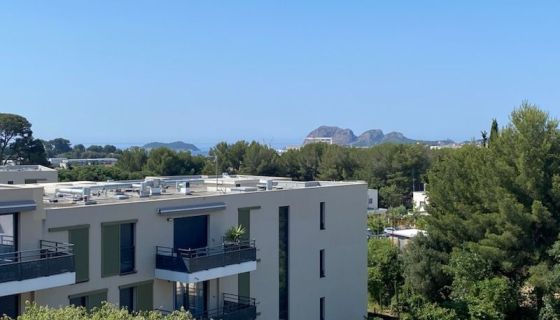 A louer APPARTEMENT T3 76 M2 TERRASSE BORD DE MER LA CIOTAT