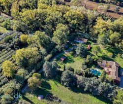 A vendre MAISON  10 PIECES 215 M2 BORD DE MER FREJUS