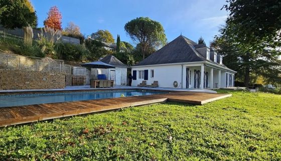 A louer MAISON  8 PIECES 200 M2  SERRES MORLAAS