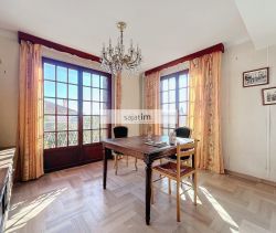 A vendre VILLA  10 PIECES 233 M² PROCHE COMMODITES La Ciotat