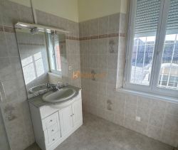 A louer APPARTEMENT DUPLEX T4 55 M2  CANY BARVILLE commerces, plage, bus