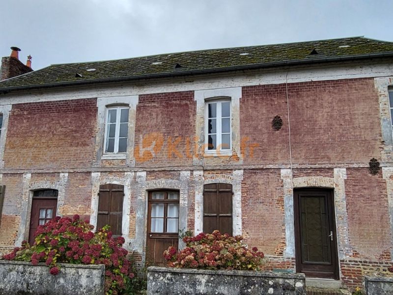 A vendre MAISON  7 PIECES 160 M2  ECALLES ALIX Ecoles, gare et commerces à 6 km et 30 km Rouen