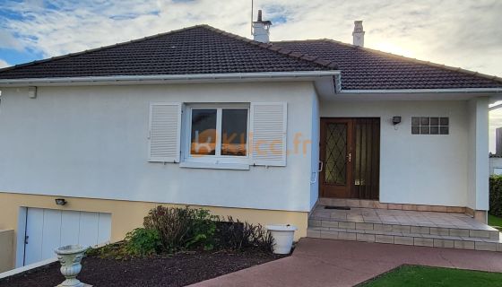 A vendre MAISON  5 PIECES 107 M2  YVETOT 5 mn à pied du centre-ville Yvetot et écoles et à 20 mn à pied gare