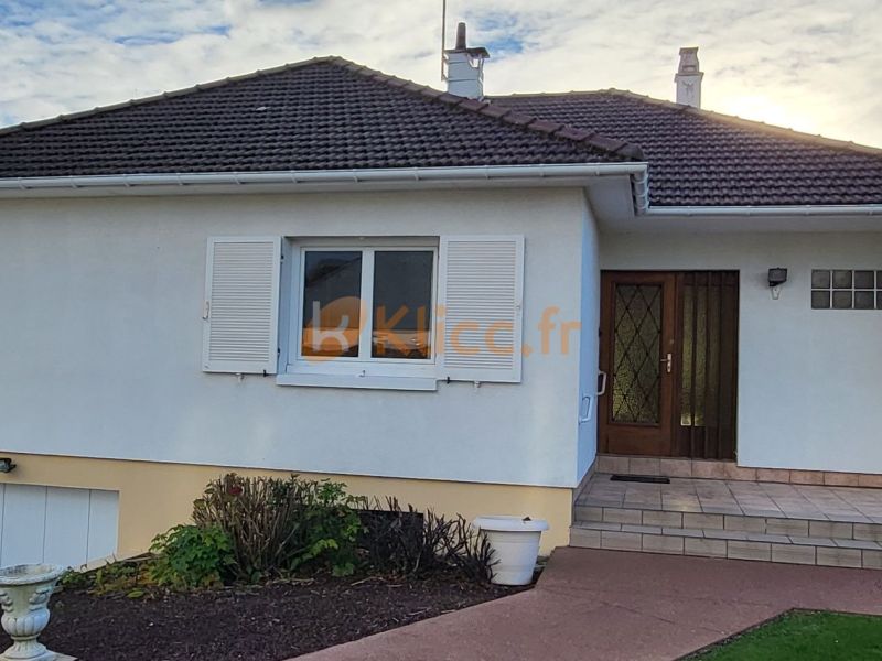 A vendre MAISON  5 PIECES 107 M2  YVETOT 5 mn à pied du centre-ville Yvetot et écoles et à 20 mn à pied gare