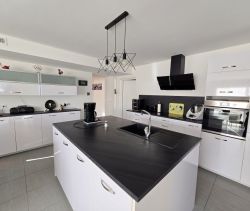 A vendre MAISON  4 PIECES 106 M2 BORD DE MER SAINT JEAN DE MONTS