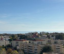 A louer APPARTEMENT T5 100 M2 TERRASSE VUE MER CAGNES SUR MER
