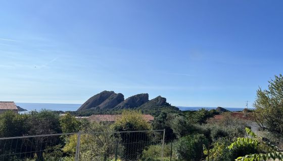 A vendre TERRAIN AVEC PERMIS 1218 M²  La Ciotat