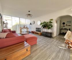 A louer APPARTEMENT T4 76 M2 BORD DE MER SIX FOURS LES PLAGES