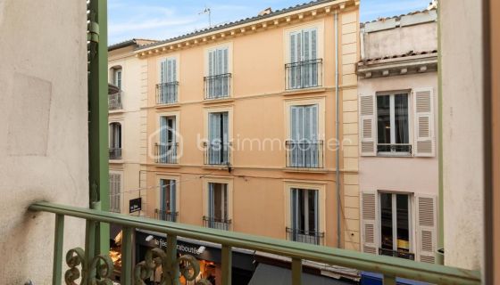 A louer APPARTEMENT NEUF T2 30 M2 BORD DE MER ANTIBES