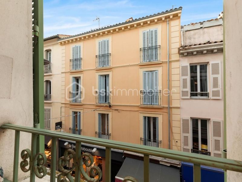 A louer APPARTEMENT NEUF T2 30 M2 BORD DE MER ANTIBES