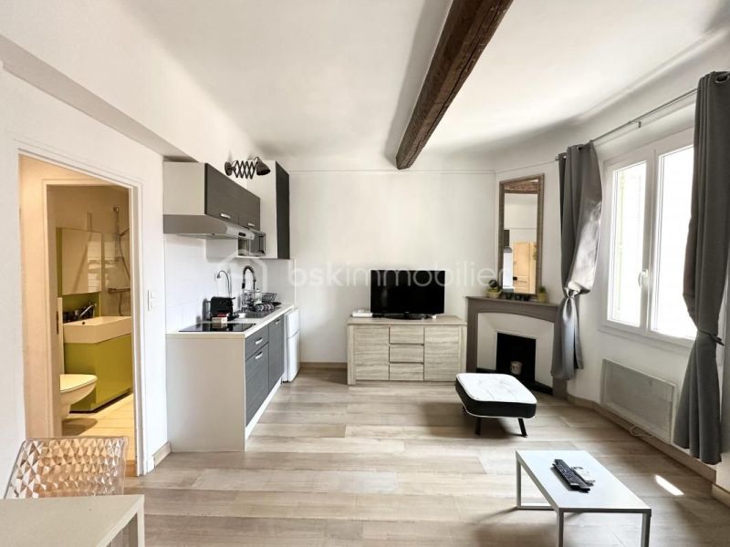 A louer APPARTEMENT T2 27 M2 BORD DE MER CANNES