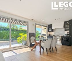 A louer STUDIO  51 M2 TERRASSE VUE MER NICE