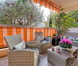 A louer APPARTEMENT DE PRESTIGE T4 101 M2 TERRASSE BORD DE MER ANTIBES