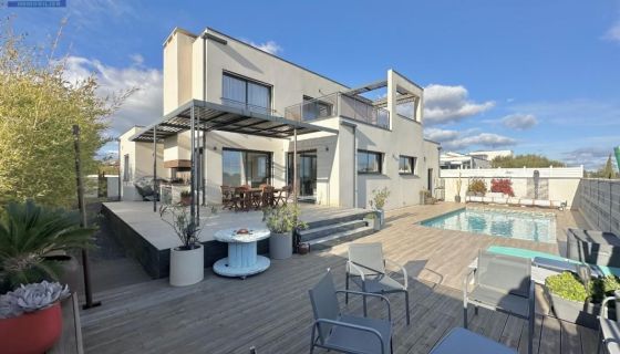 A louer MAISON  CONTEMPORAINE BORD DE MER SERIGNAN