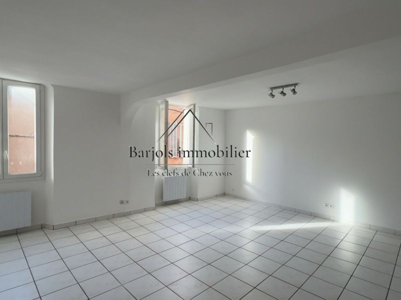 A louer APPARTEMENT T4 90 M2  VARAGES