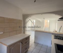 A louer APPARTEMENT T4 90 M2  VARAGES