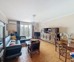 A louer APPARTEMENT T3 77 M2 BORD DE MER AJACCIO