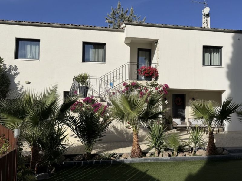 A louer MAISON  CONTEMPORAINE  DRAGUIGNAN centre ville, gare, magasins