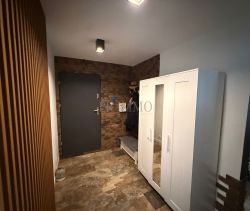 A louer MAISON  CONTEMPORAINE  DRAGUIGNAN centre ville, gare, magasins