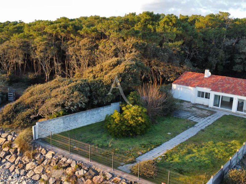 A vendre MAISON  4 PIECES 86 M2 PIEDS DANS L'EAU JARD SUR MER