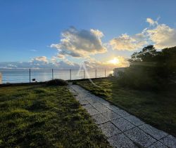 A vendre MAISON  4 PIECES 86 M2 PIEDS DANS L'EAU JARD SUR MER
