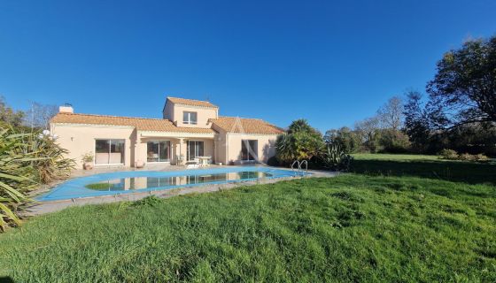 A louer MAISON  5 PIECES 125 M2 BORD DE MER TALMONT SAINT HILAIRE