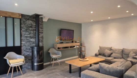 A louer LONGèRE  4 PIECES 138 M2  LA REMUEE