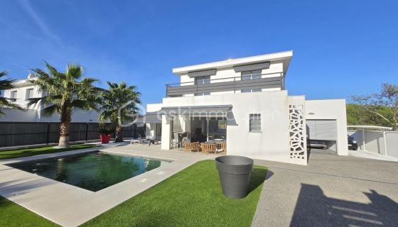 A louer MAISON  CONTEMPORAINE BORD DE MER PUGET SUR ARGENS