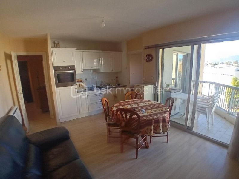 A louer APPARTEMENT T2 38 M2 TERRASSE BORD DE MER CAGNES SUR MER