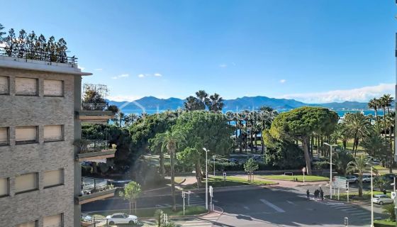 A louer APPARTEMENT DE PRESTIGE T3 63 M2 TERRASSE VUE MER CANNES
