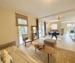 A louer MAISON  CONTEMPORAINE BORD DE MER SIX FOURS LES PLAGES