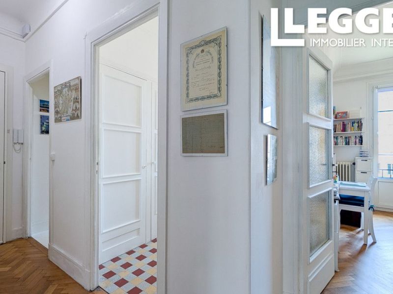 A louer APPARTEMENT DE PRESTIGE T2 56 M2 BORD DE MER NICE