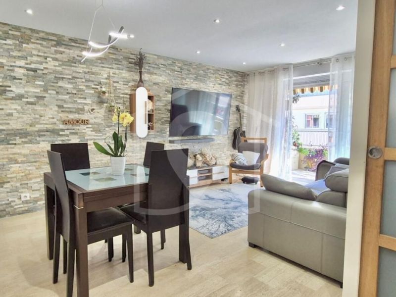 A louer APPARTEMENT T3 64 M2 TERRASSE BORD DE MER VALLAURIS