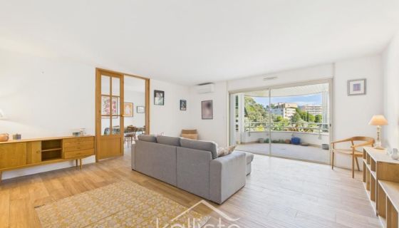 A louer APPARTEMENT DE PRESTIGE T5 131 M2 TERRASSE BORD DE MER AJACCIO