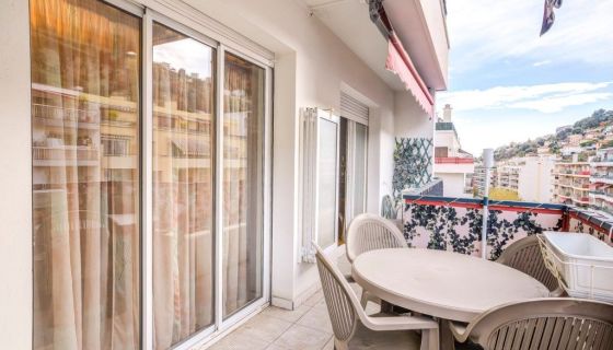 A louer APPARTEMENT T4 98 M2 TERRASSE BORD DE MER NICE