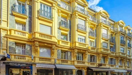 A louer APPARTEMENT T3 66 M2 BORD DE MER NICE